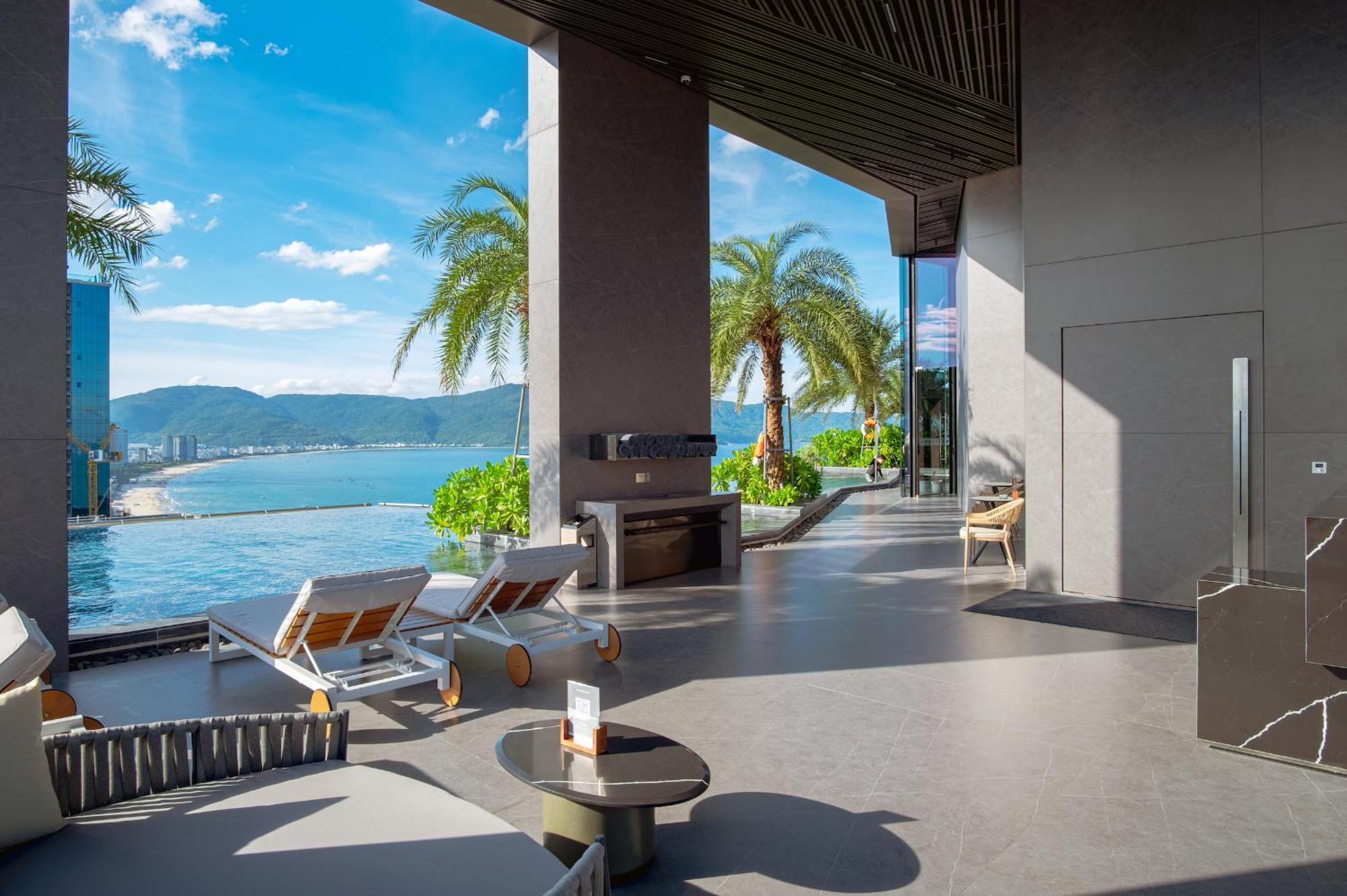 M Hotel Danang ภายนอก รูปภาพ The pool at the hotel