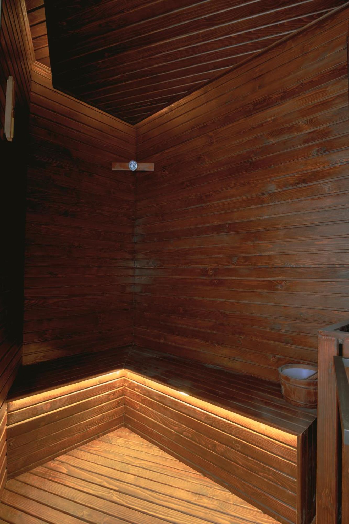 M Hotel Danang ภายนอก รูปภาพ The interior of the church