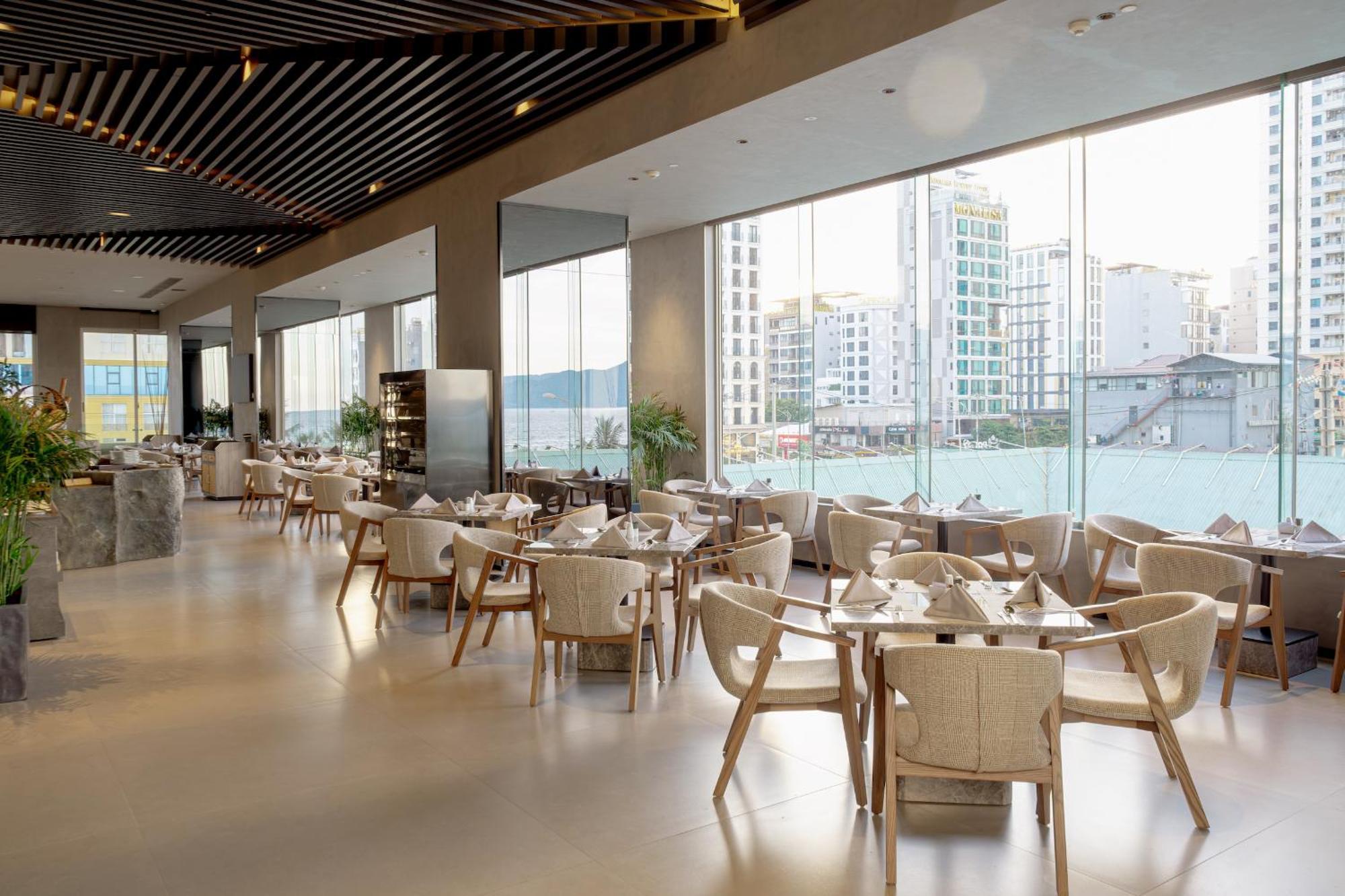M Hotel Danang ภายนอก รูปภาพ The restaurant