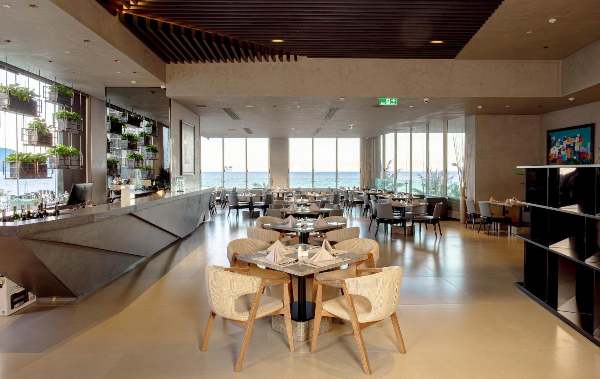 M Hotel Danang ภายนอก รูปภาพ The restaurant