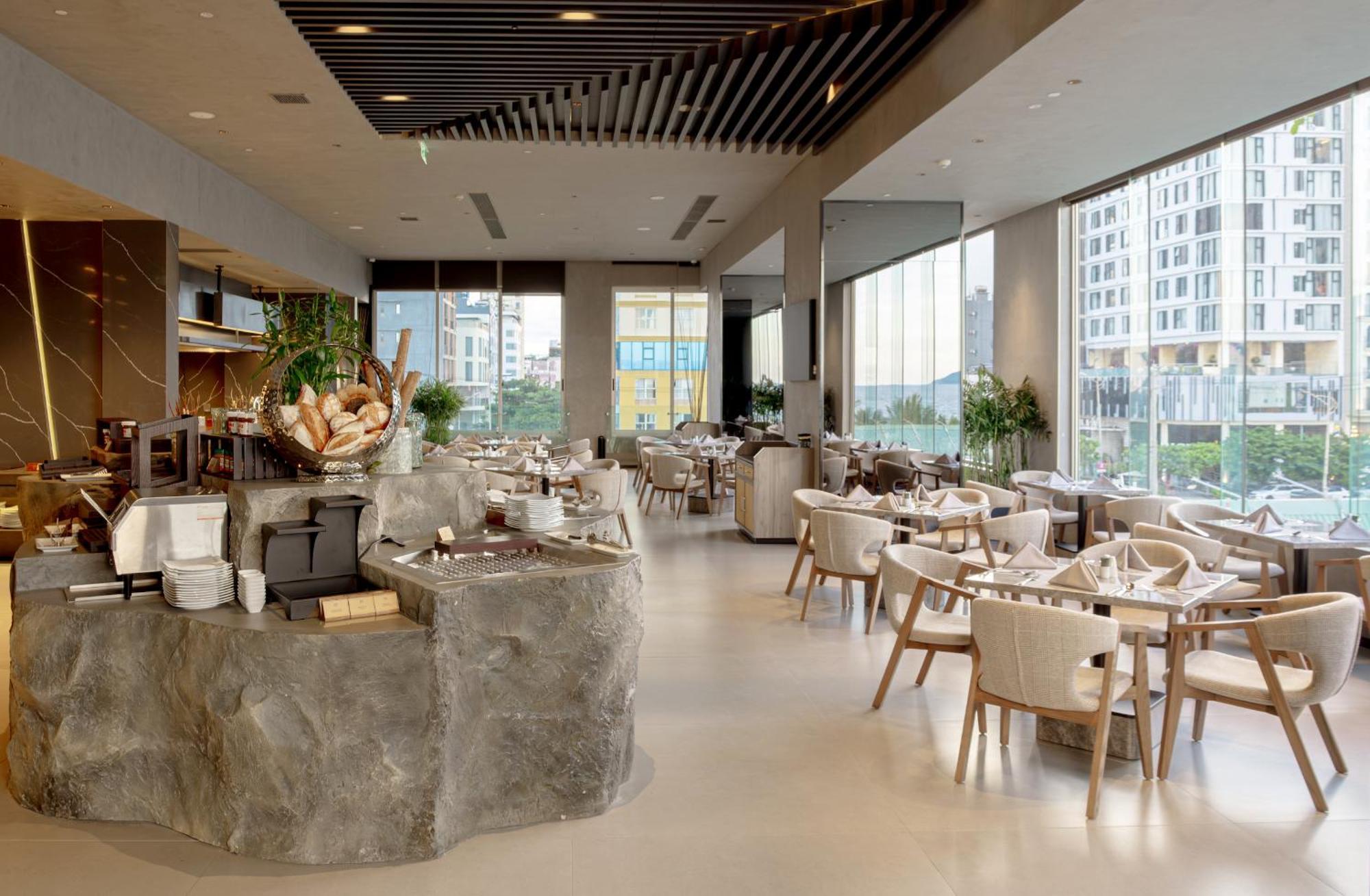 M Hotel Danang ภายนอก รูปภาพ The restaurant