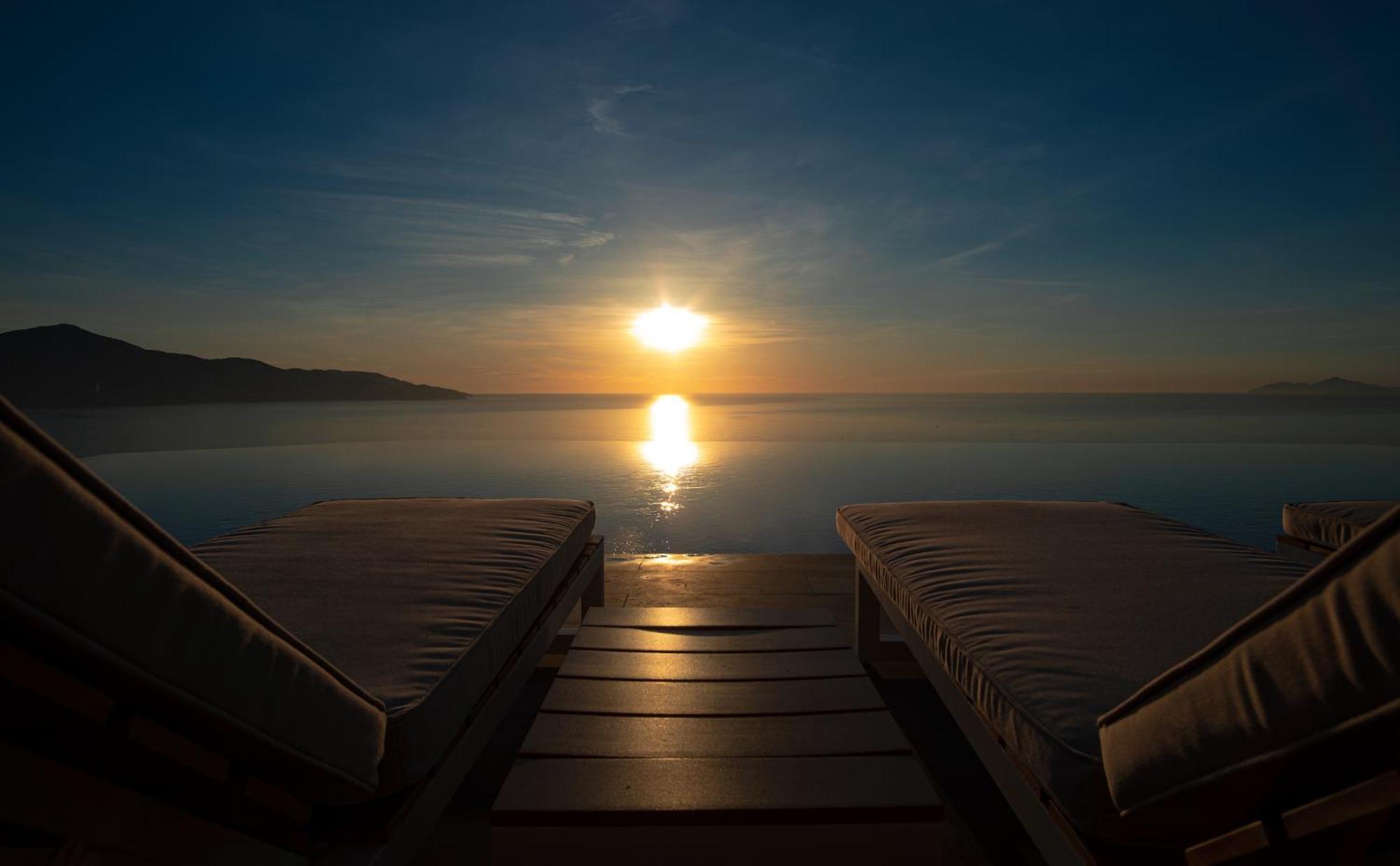 M Hotel Danang ภายนอก รูปภาพ Sunset at the Dead Sea