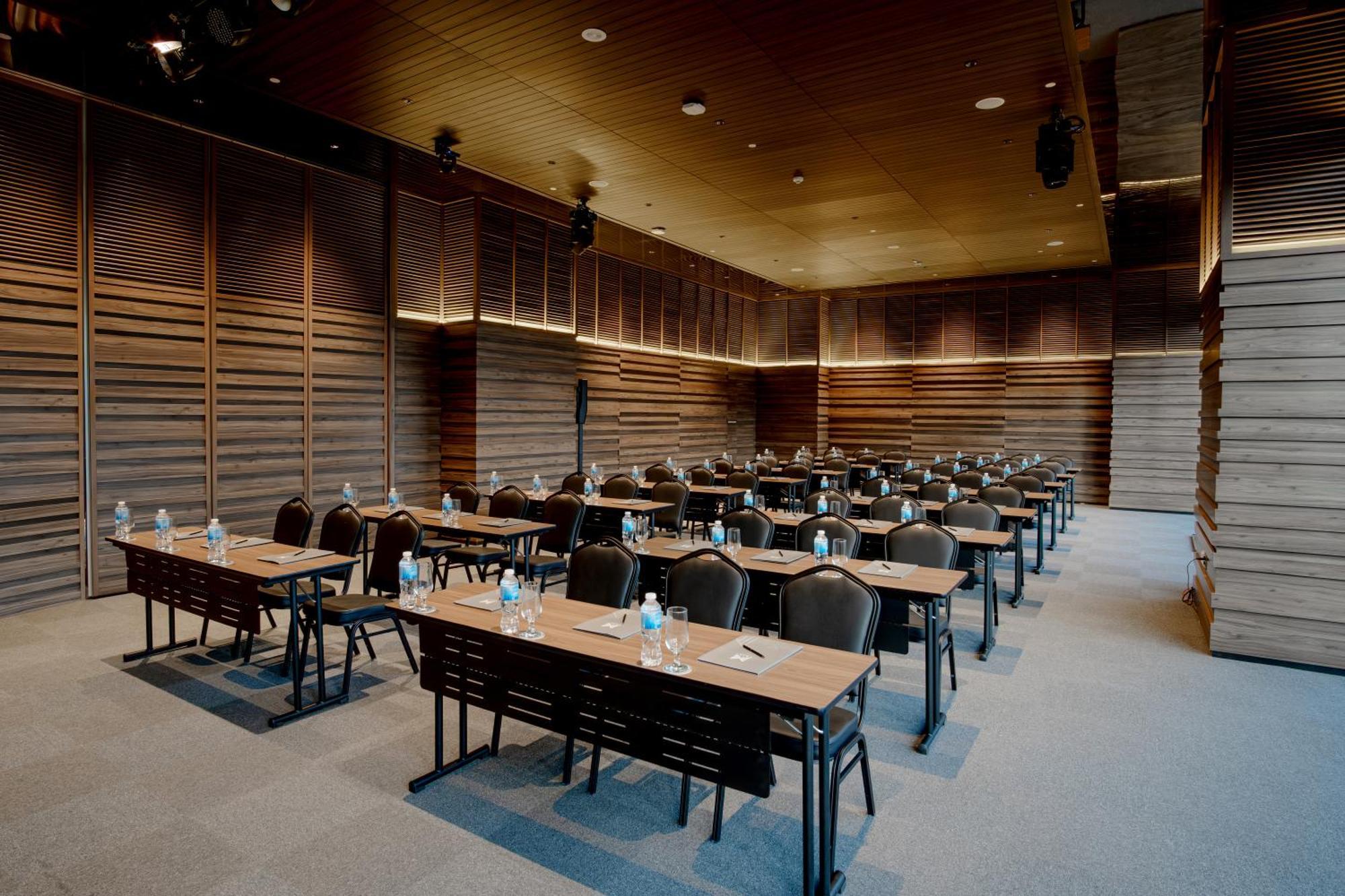 M Hotel Danang ภายนอก รูปภาพ The interior of the conference room