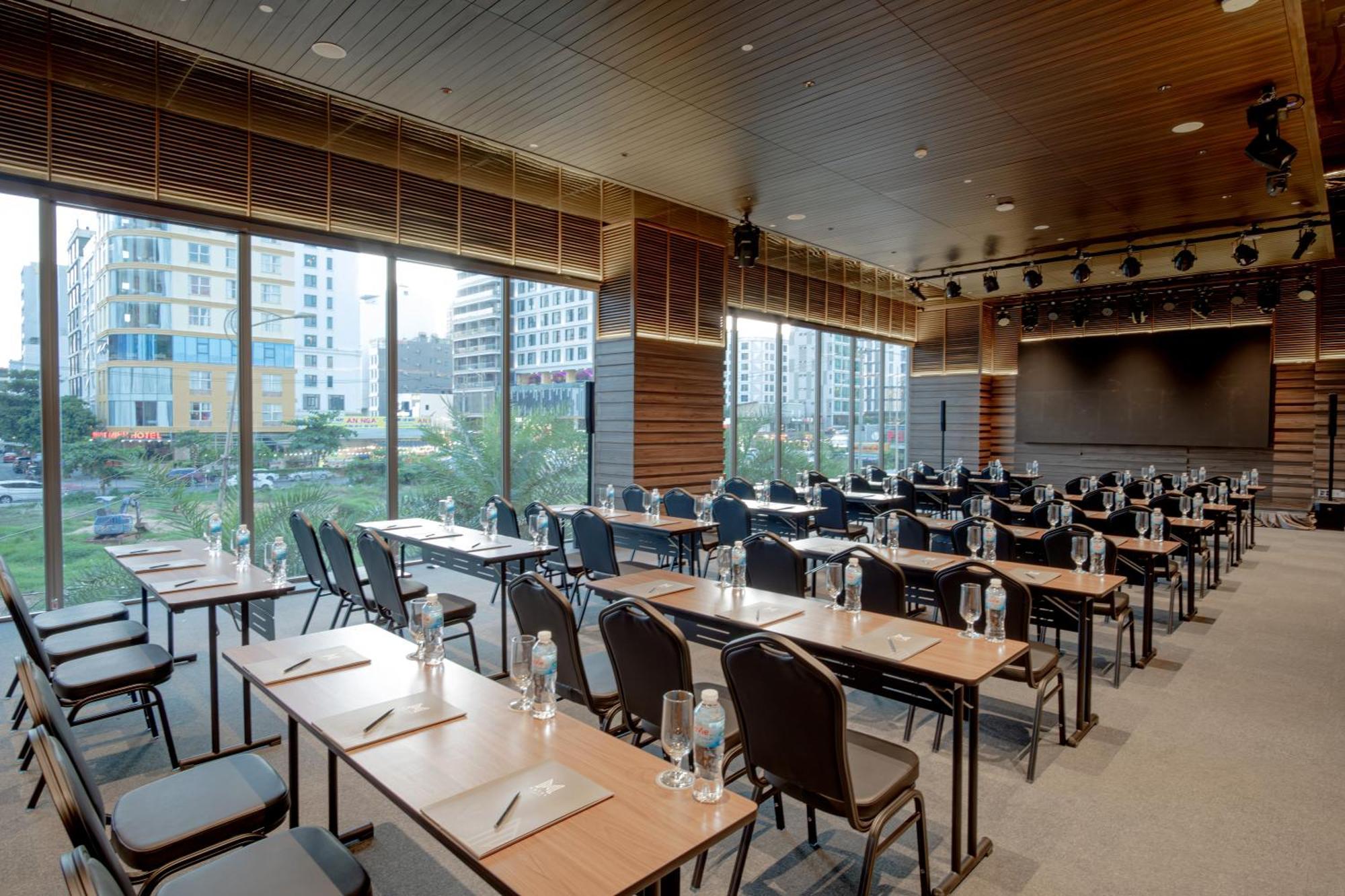 M Hotel Danang ภายนอก รูปภาพ The Auditorium