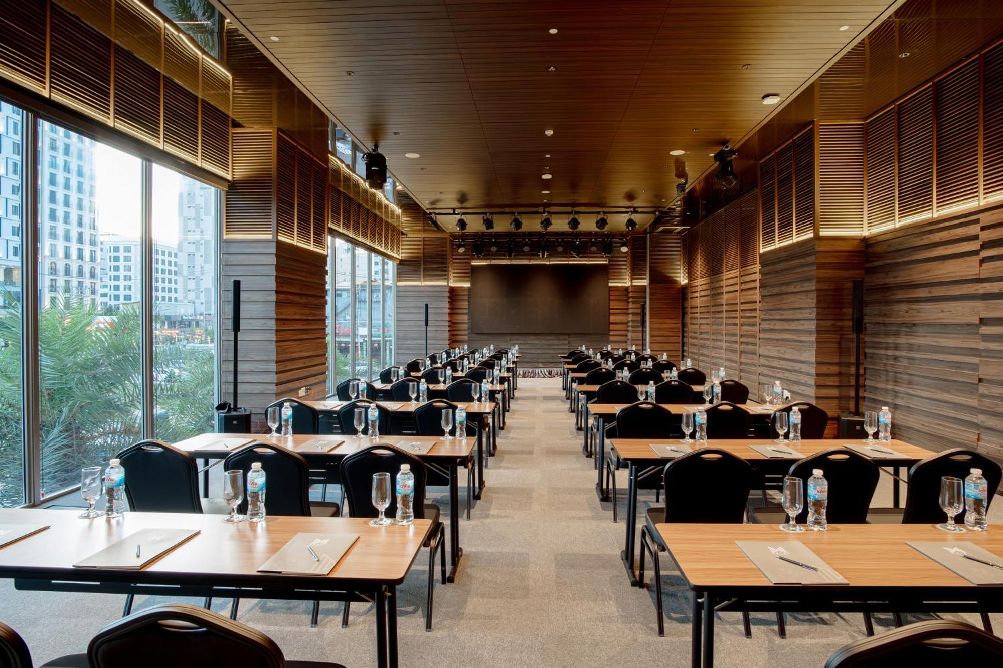 M Hotel Danang ภายนอก รูปภาพ The 10th floor of the library