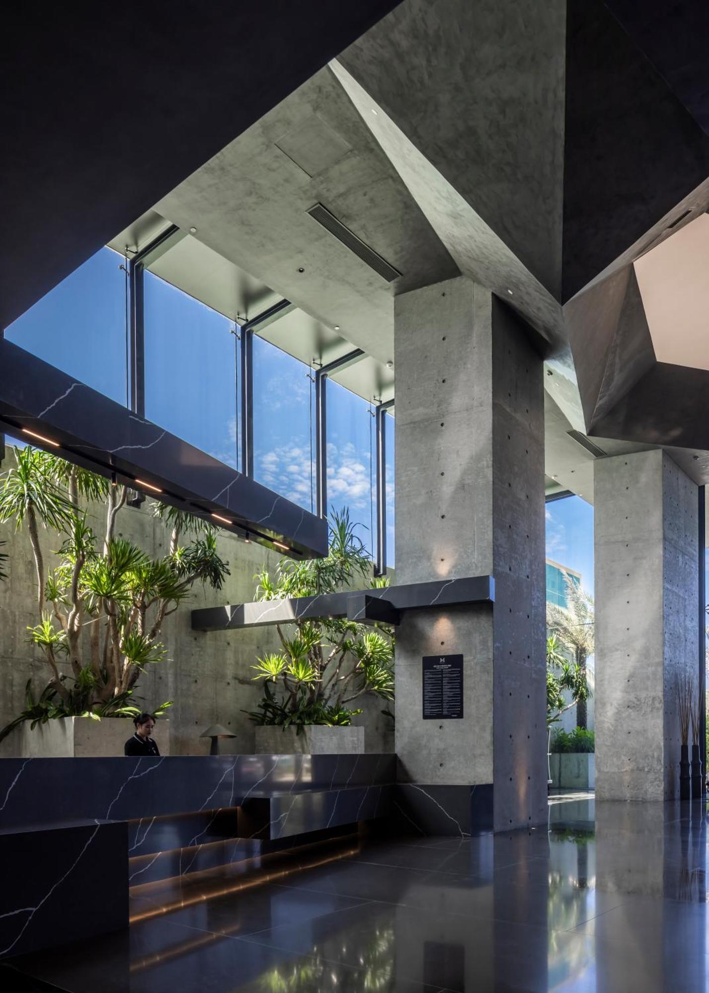 M Hotel Danang ภายนอก รูปภาพ The interior of the station